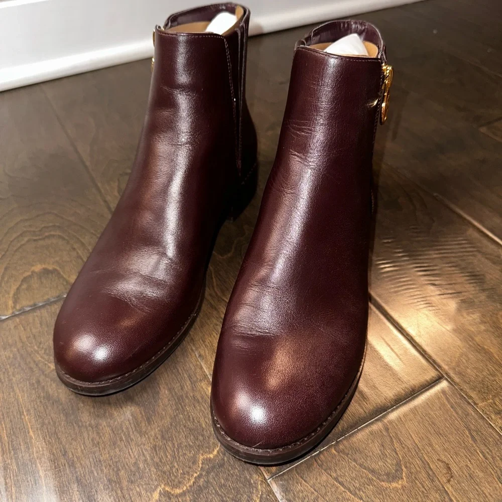 Michael Kors Lainey Leather Flat Ankle Boot Gold Zip Dark Rich Brown Size 7.5